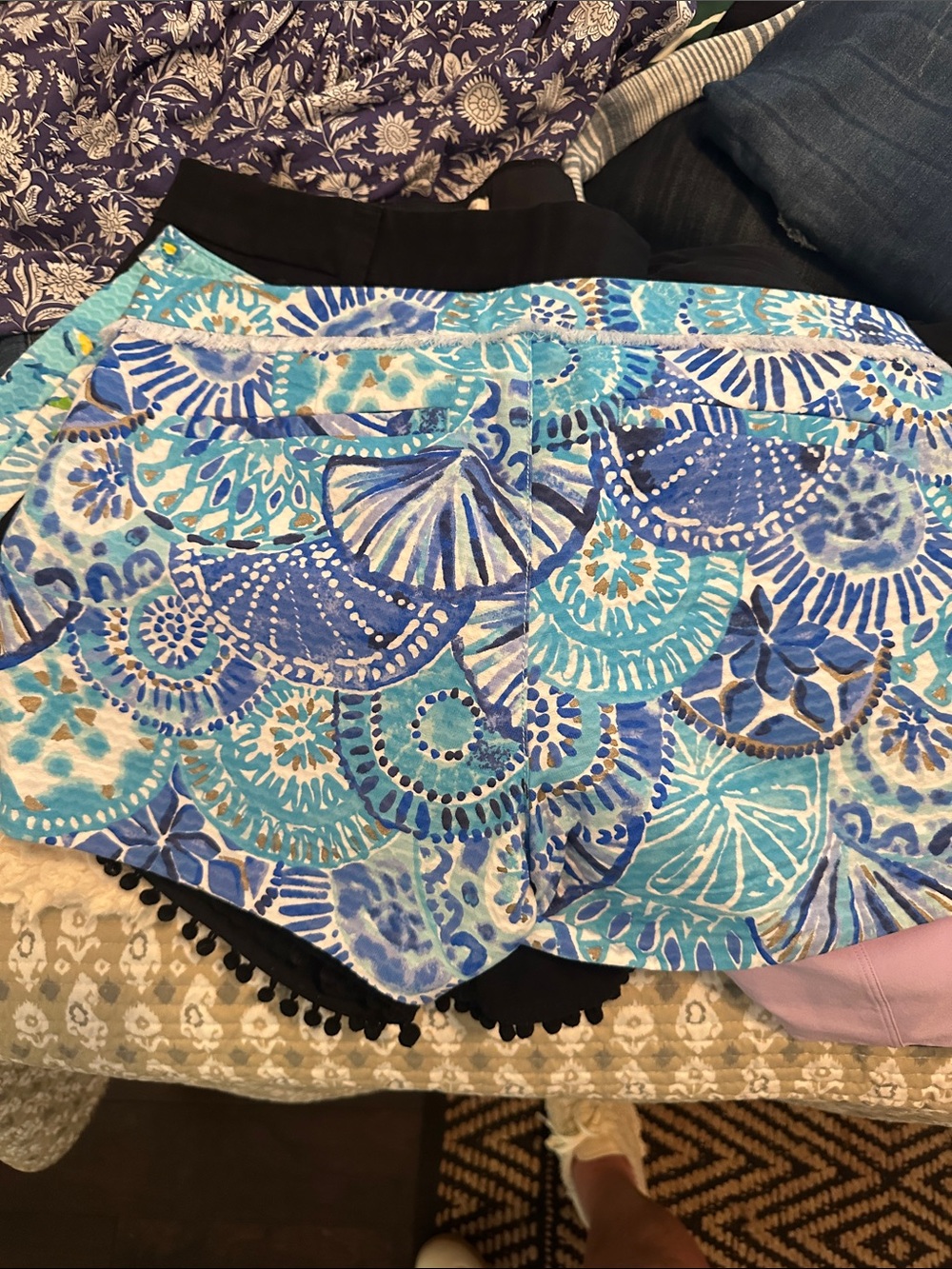 Lilly Pulitzer 4 EUC Blue Tropical Print Women's Shorts - Picture 3 of 4